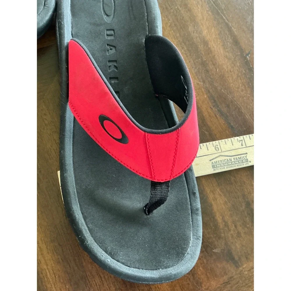 Oakley Flip Flop Sandals Red Black Logo Men Size 11 Sport Beach Slide 15030-455